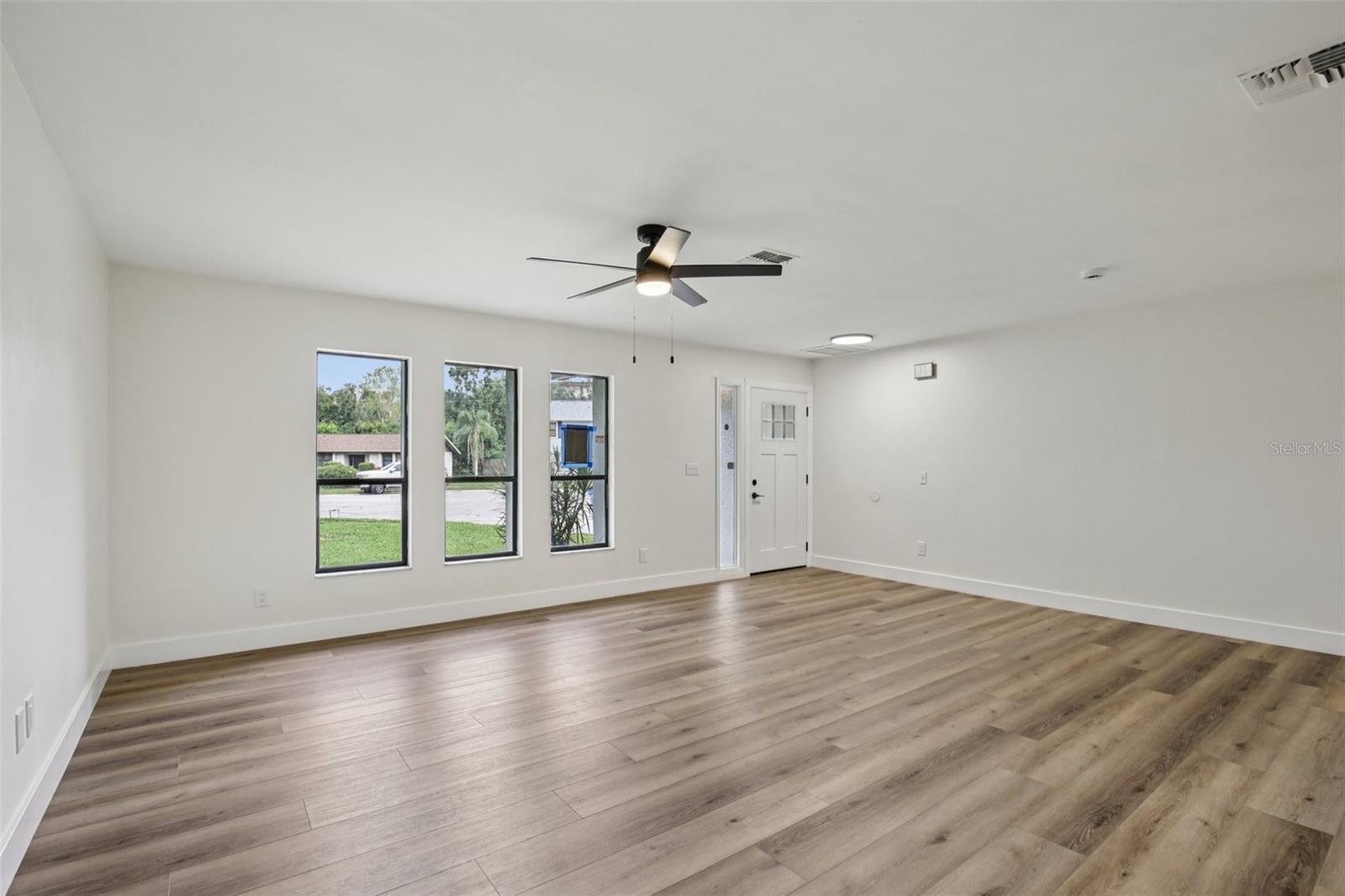 Image 4 of 15 For 4708 36th Avenue W