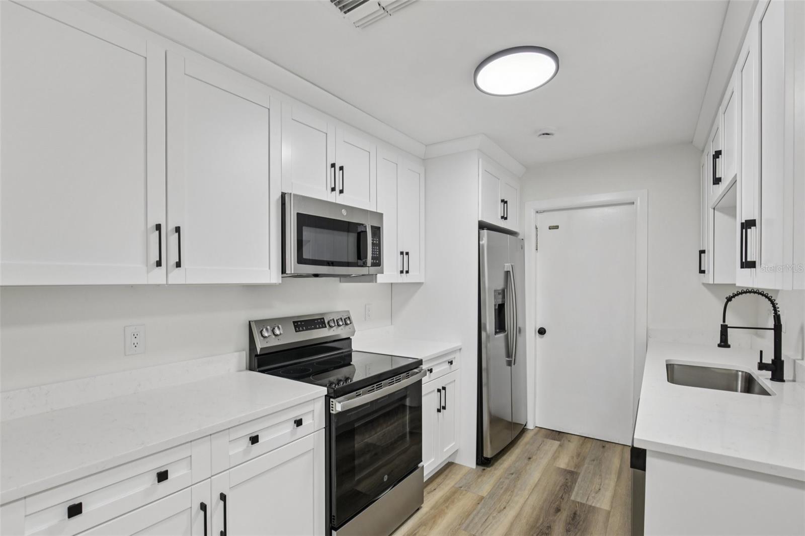 Image 6 of 15 For 4708 36th Avenue W