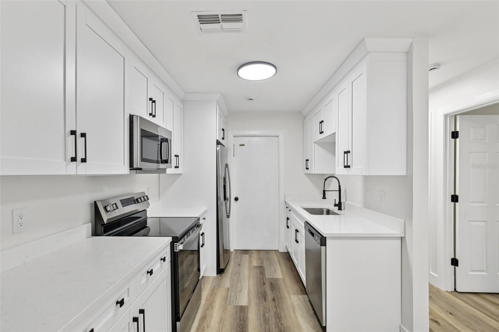 Image 7 of 15 For 4708 36th Avenue W