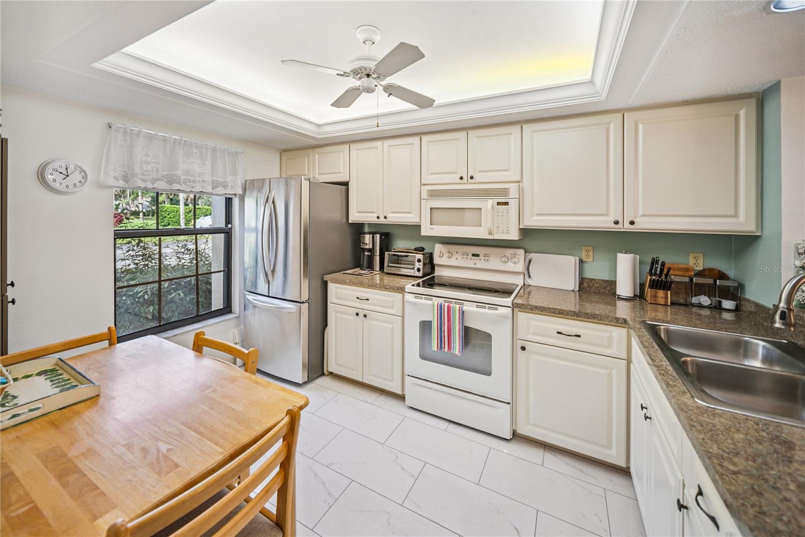 Image 6 of 69 For 4406 Weybridge  93