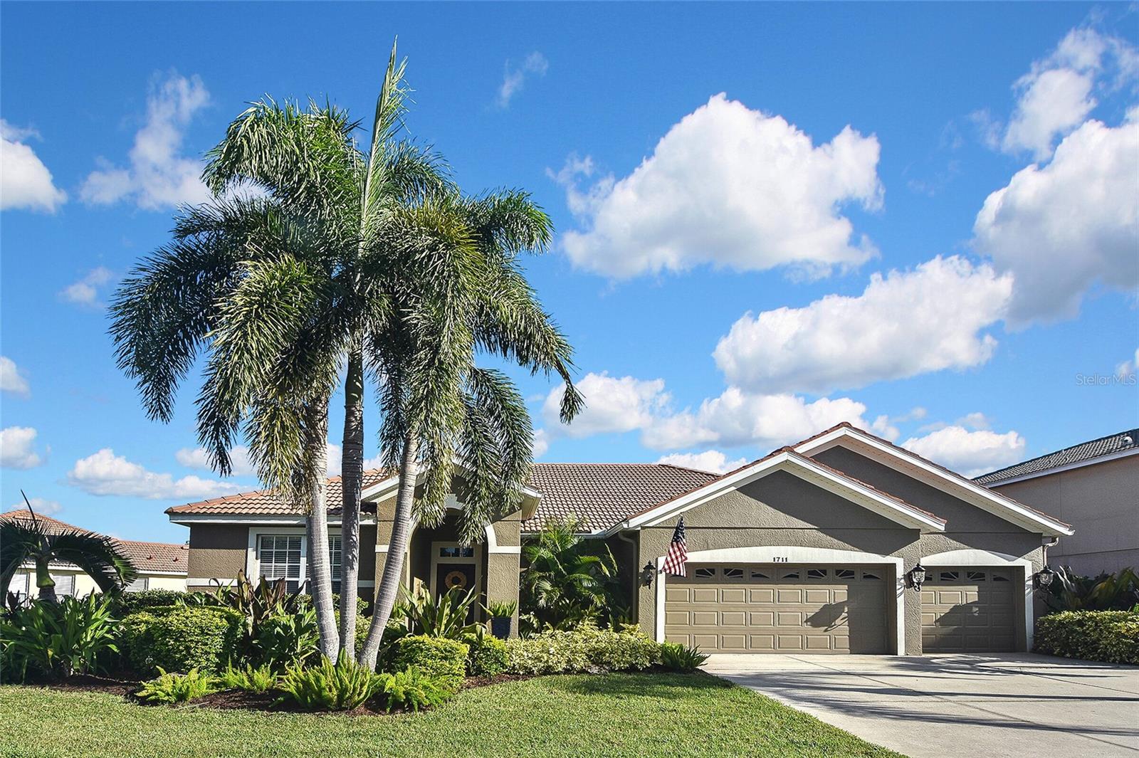 Image 4 of 65 For 1711 Pinyon Pine Drive