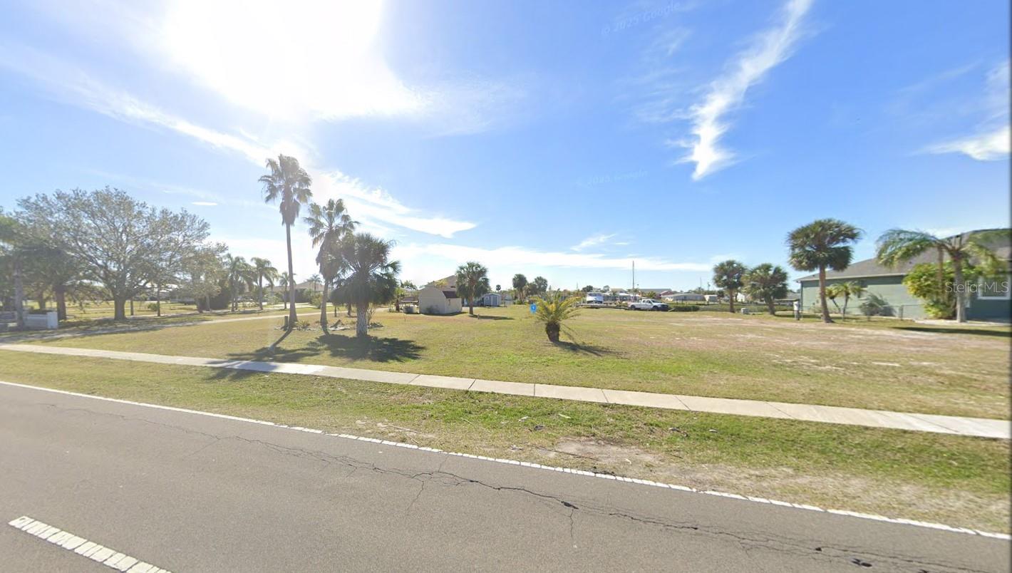 Image 2 of 7 For 808 Apollo Beach Boulevard
