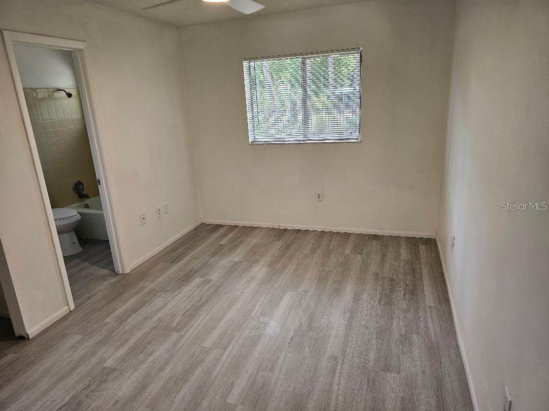 Image 4 of 6 For 219 23rd Street E
