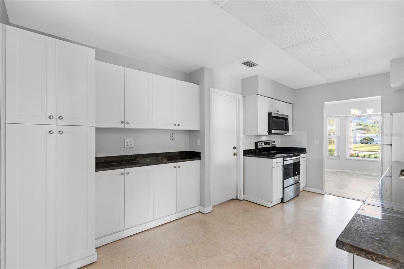Image 13 of 45 For 2410 Britannia Road