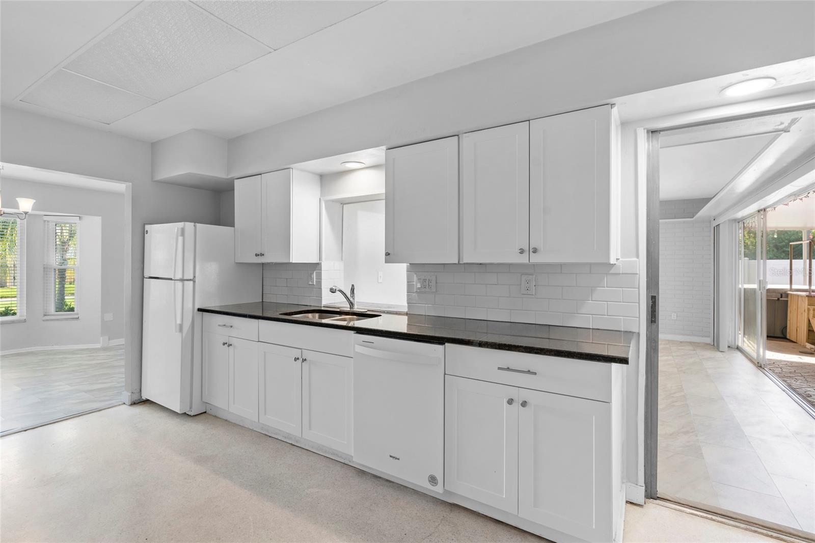 Image 14 of 45 For 2410 Britannia Road