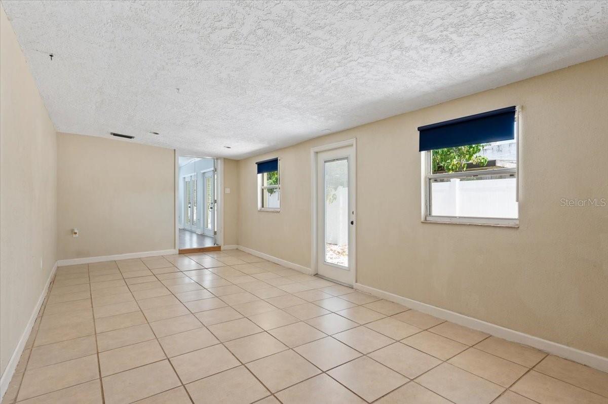 Image 10 of 51 For 3402 15th Avenue W
