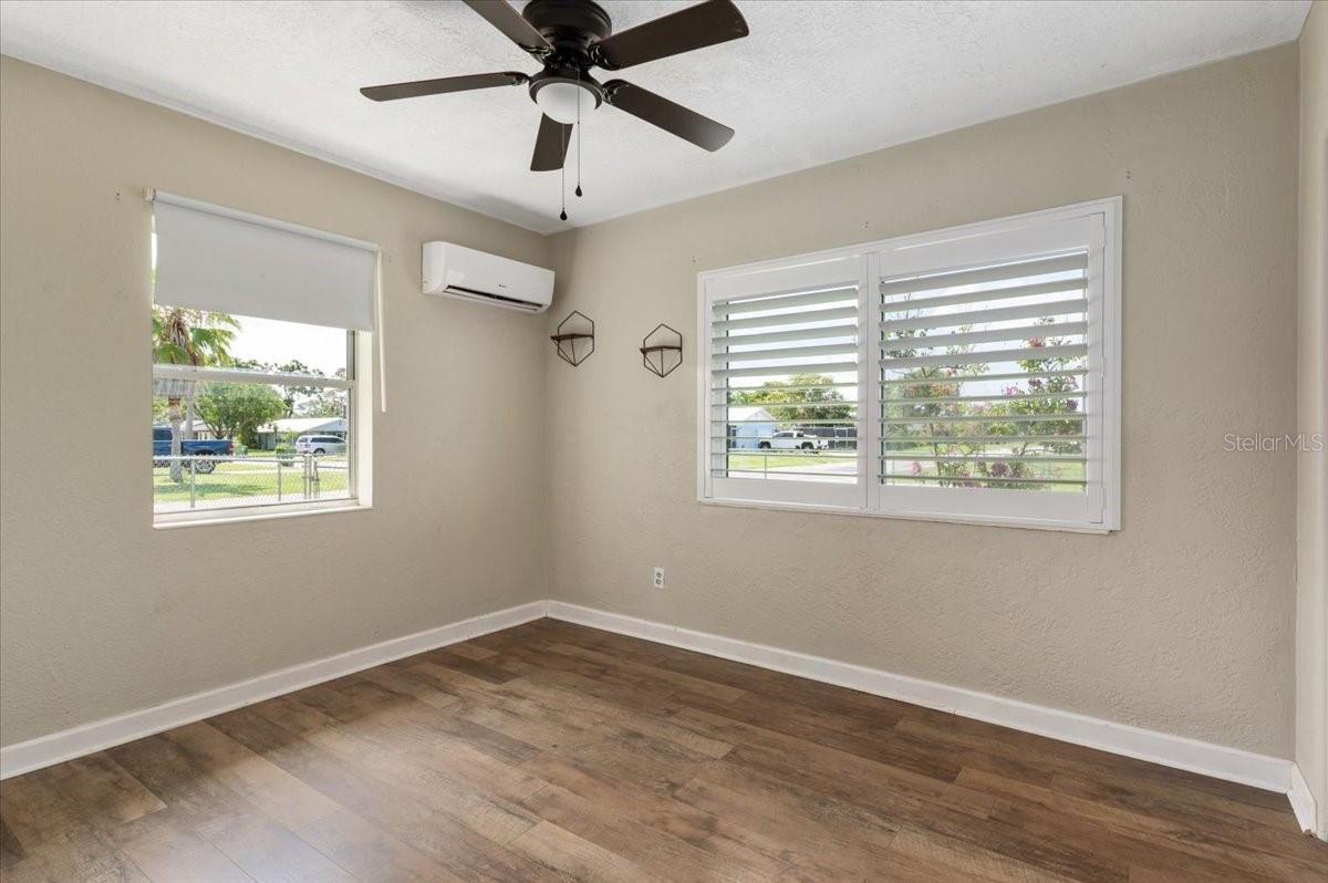 Image 13 of 51 For 3402 15th Avenue W