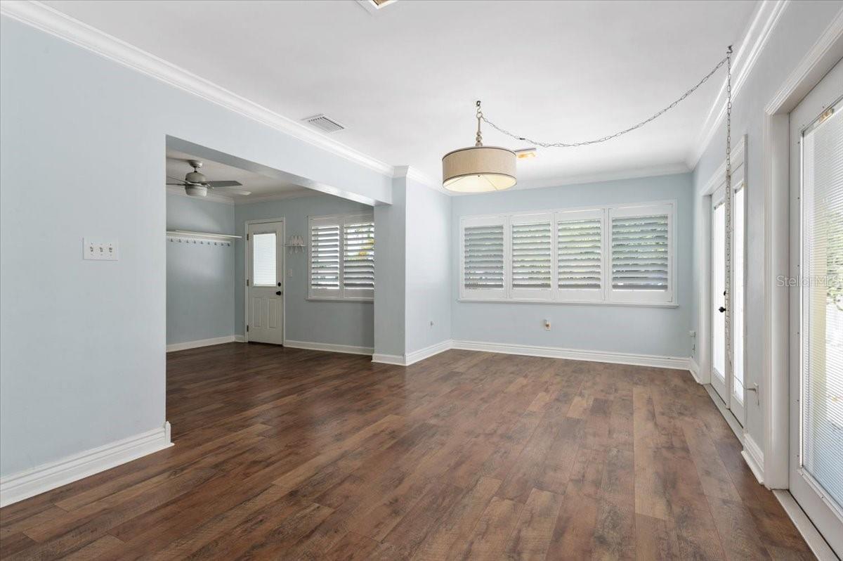 Image 22 of 51 For 3402 15th Avenue W