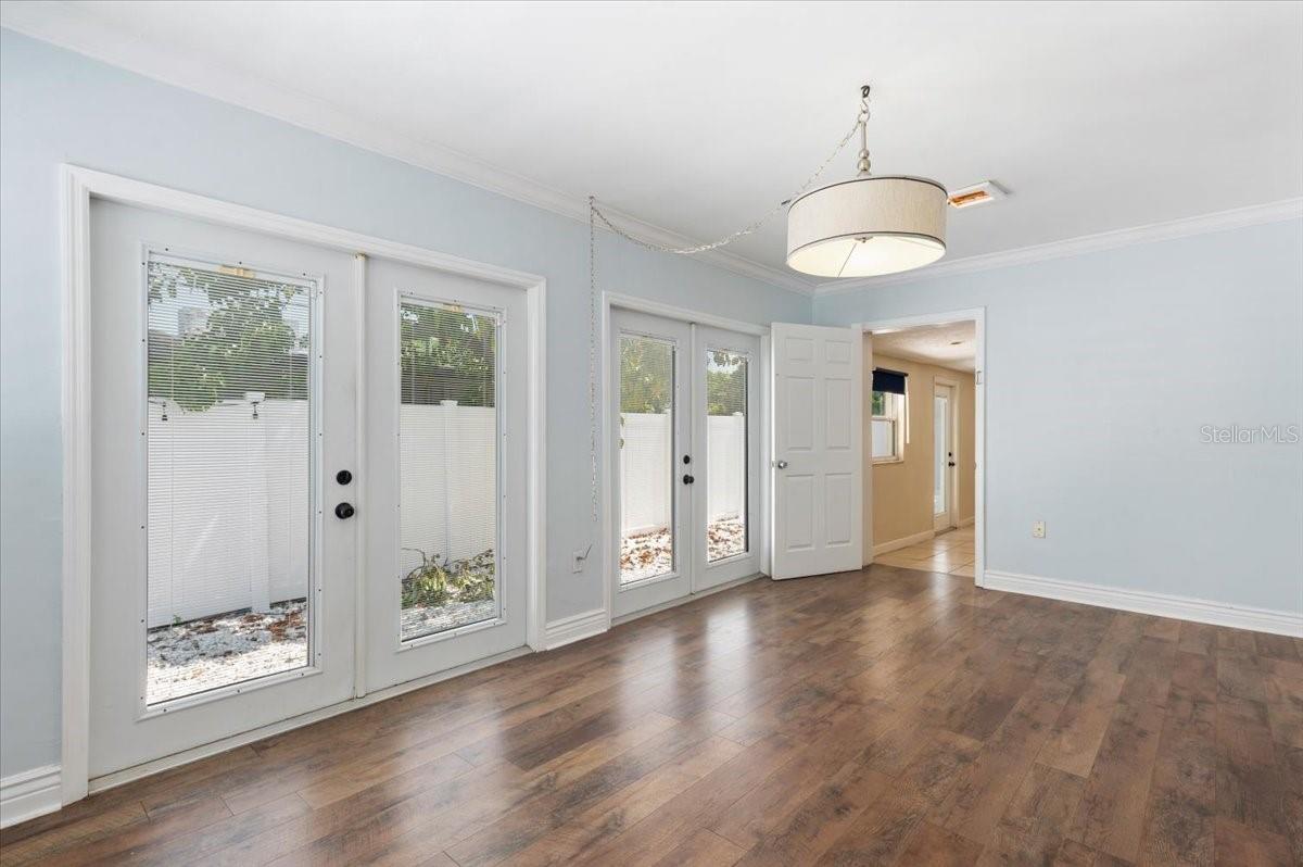 Image 23 of 51 For 3402 15th Avenue W