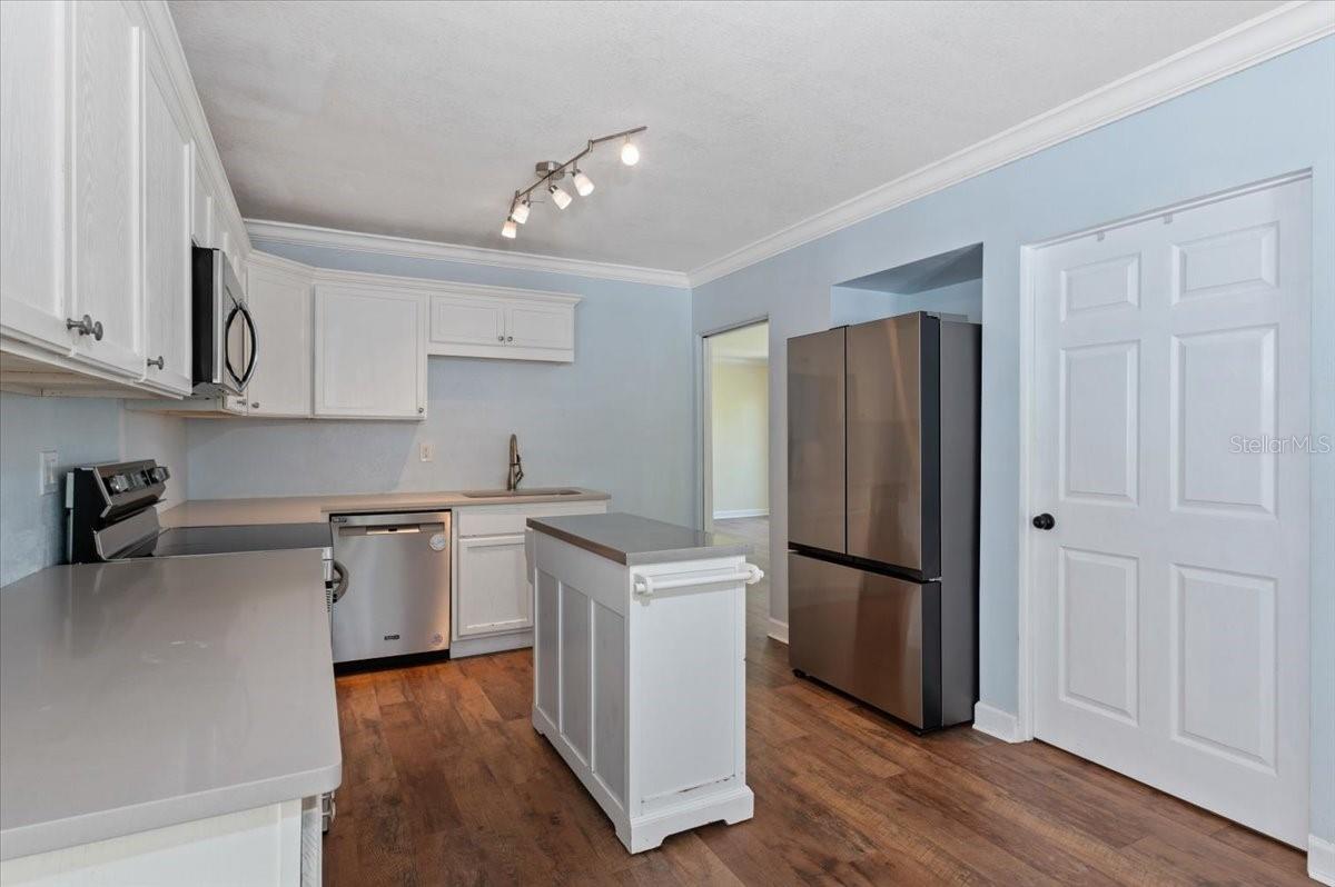 Image 30 of 51 For 3402 15th Avenue W