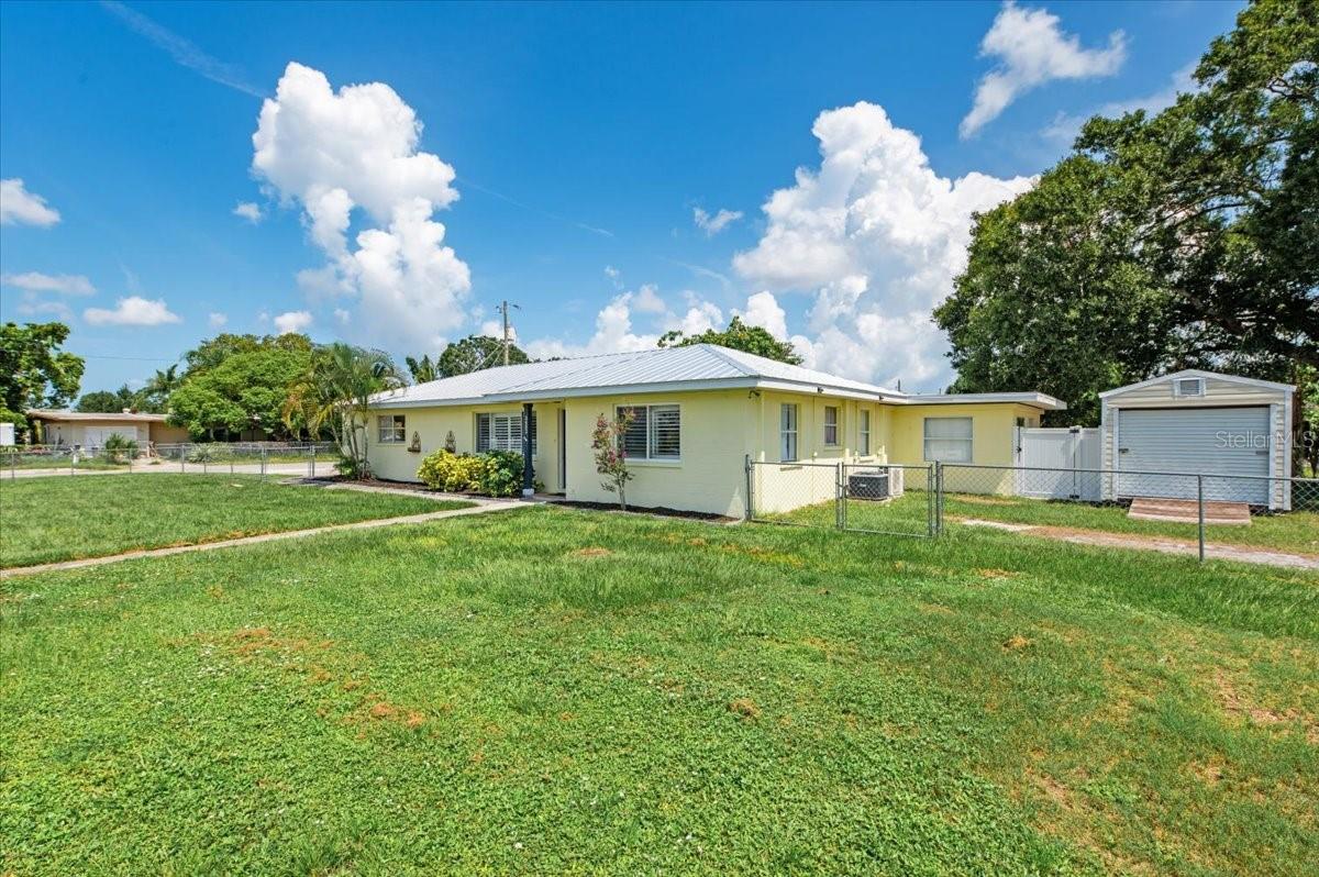 Image 41 of 51 For 3402 15th Avenue W