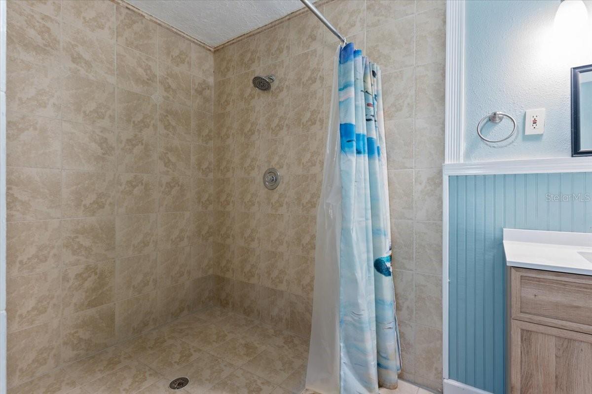 Image 6 of 51 For 3402 15th Avenue W