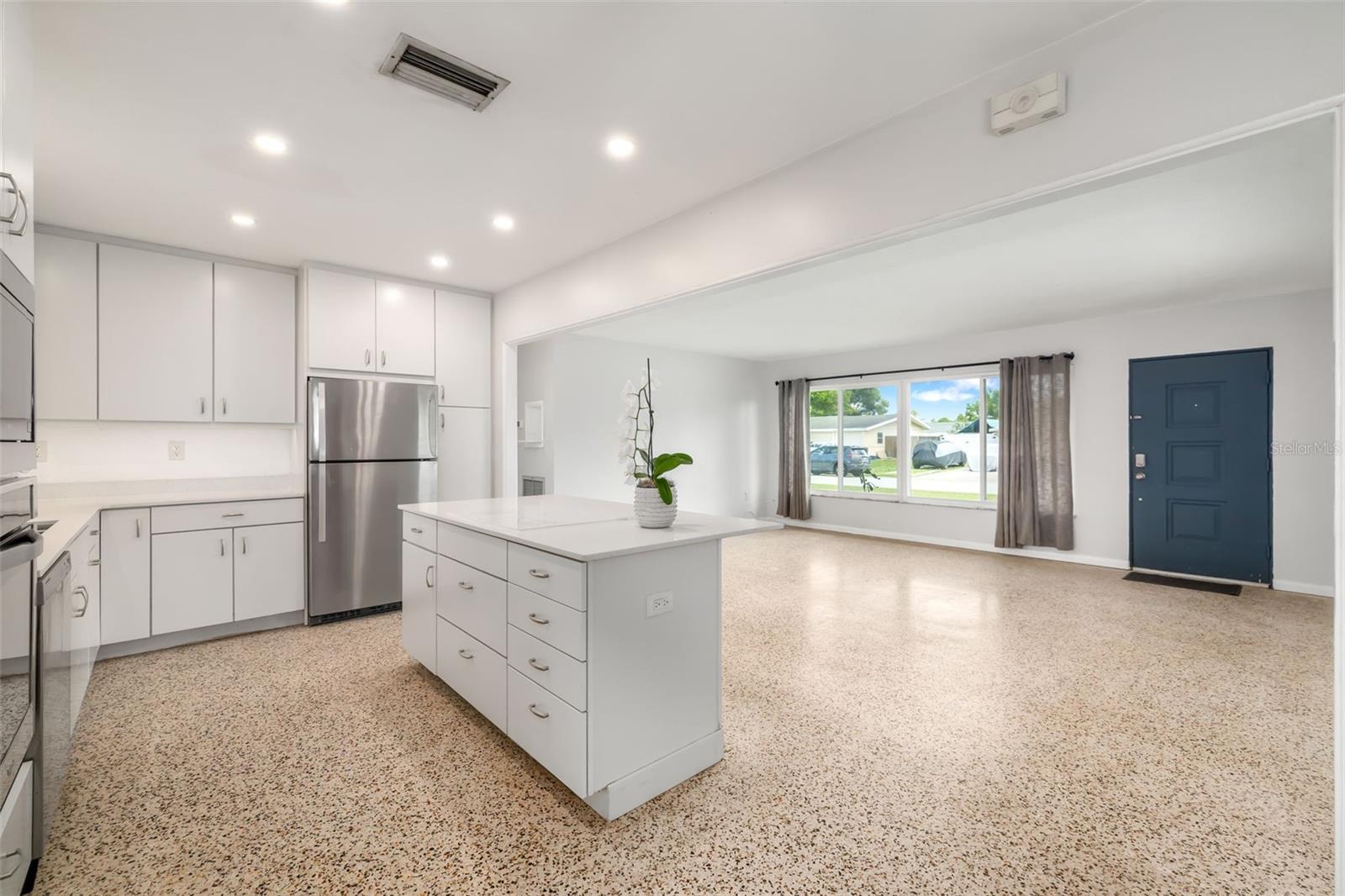 Image 11 of 40 For 2626 Sunnyside Street