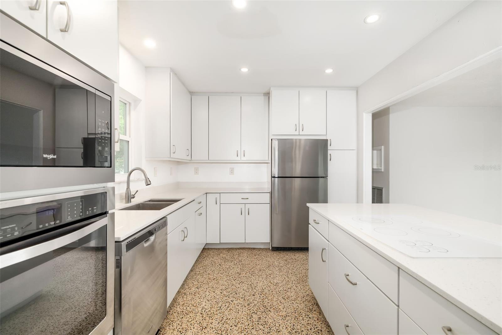 Image 15 of 40 For 2626 Sunnyside Street