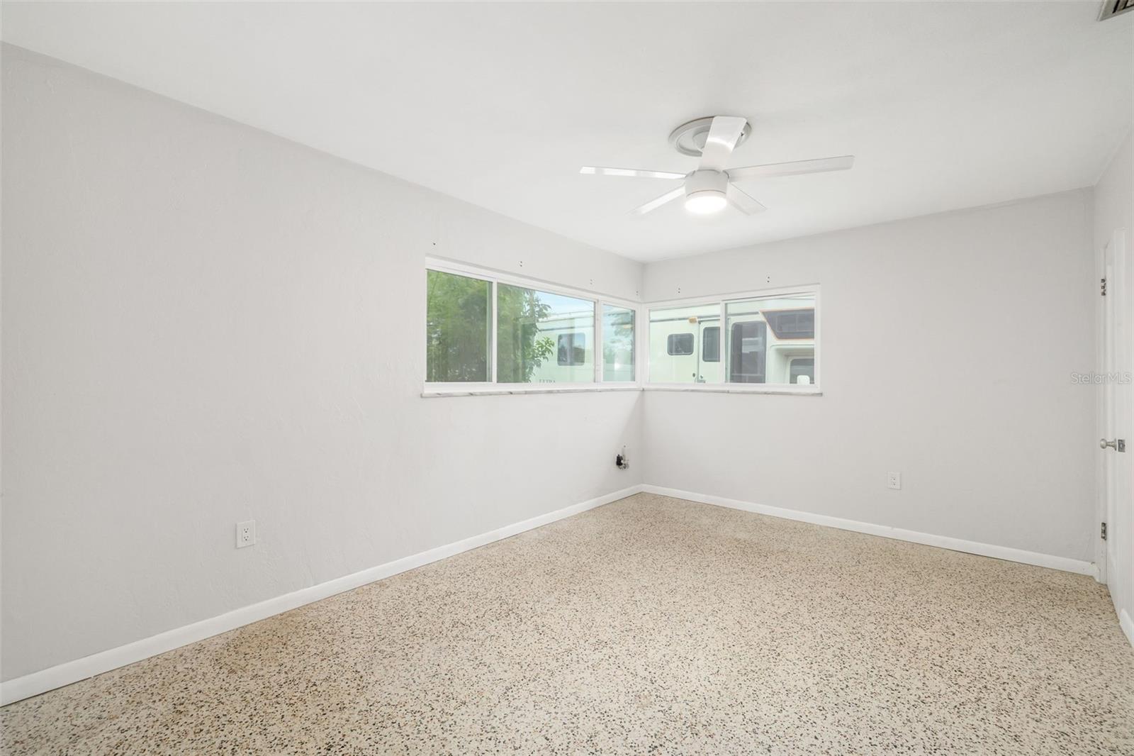 Image 18 of 40 For 2626 Sunnyside Street
