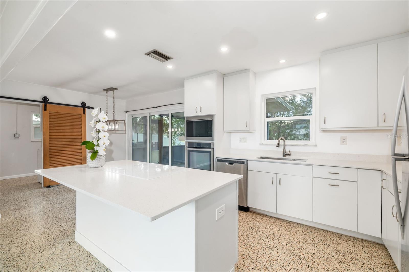 Image 9 of 40 For 2626 Sunnyside Street