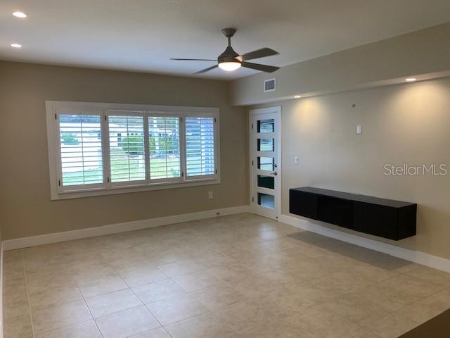 Image 5 of 15 For 5903 Tidewood Avenue 1