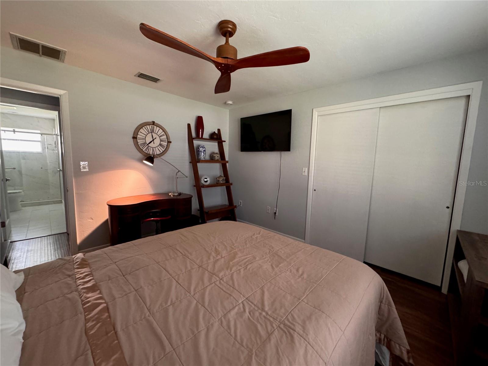 Image 25 of 38 For 2207 51st Street W