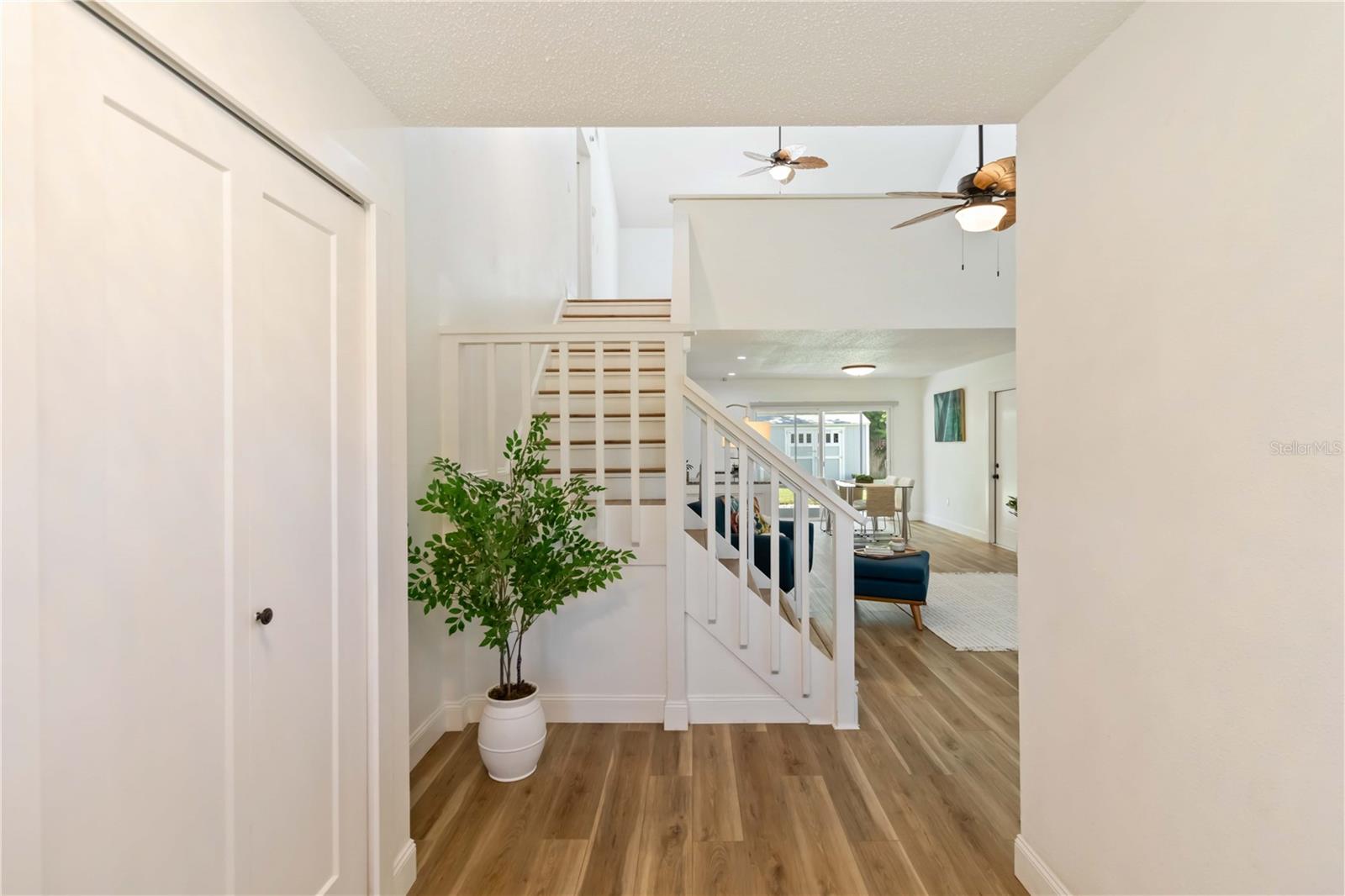 Image 10 of 67 For 2707 17th Avenue W