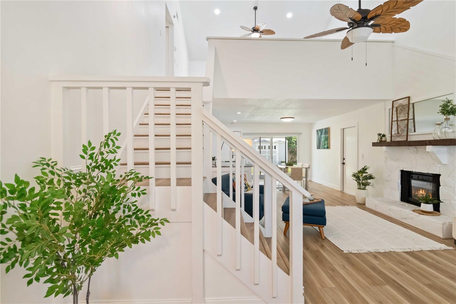 Image 11 of 67 For 2707 17th Avenue W