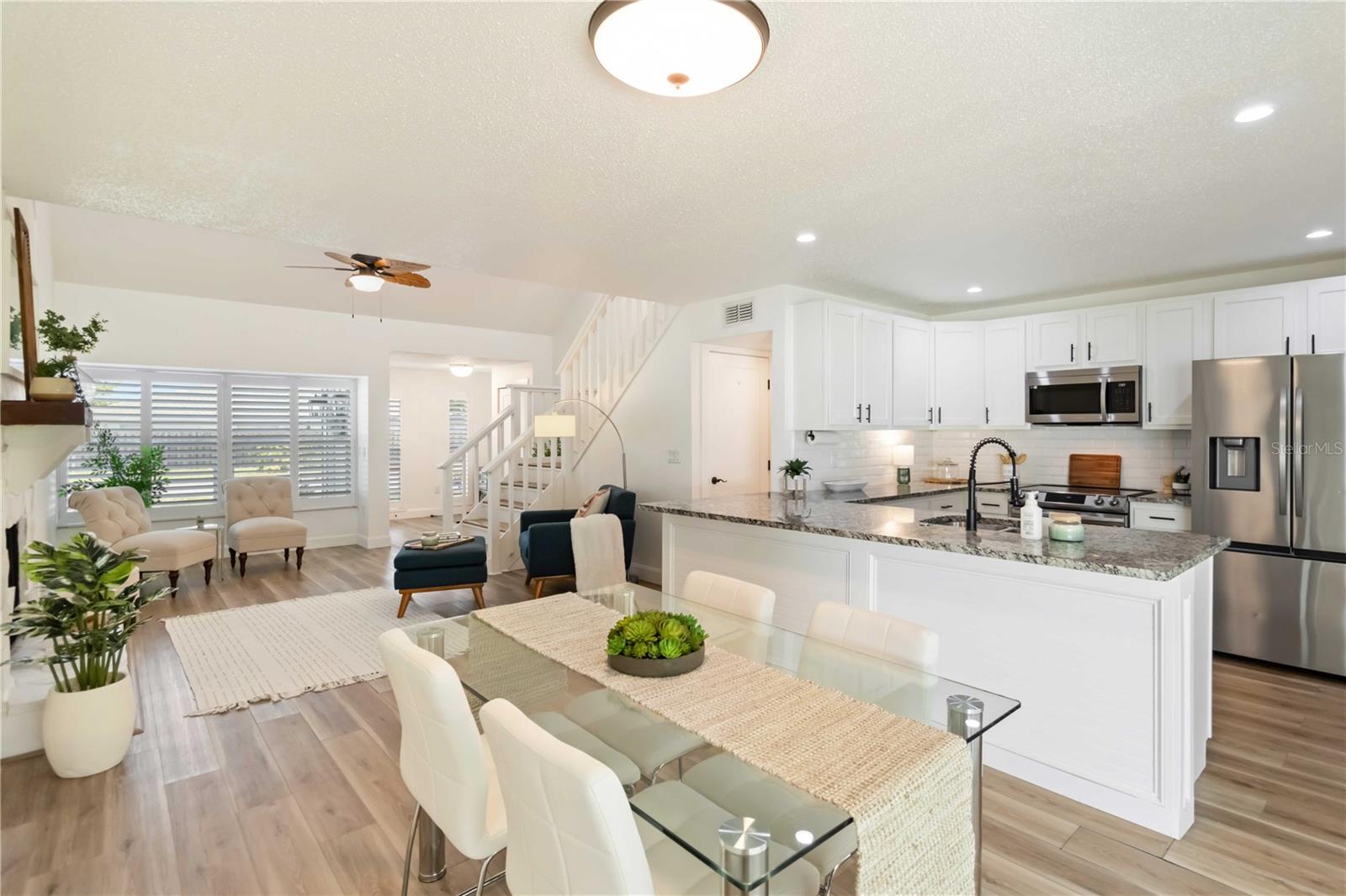Image 15 of 67 For 2707 17th Avenue W