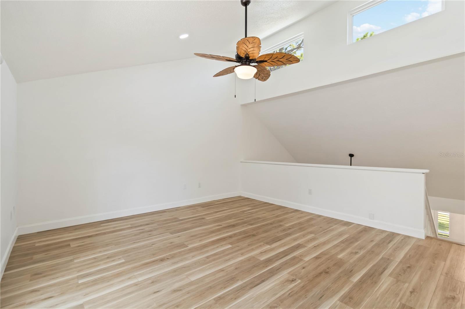 Image 34 of 67 For 2707 17th Avenue W