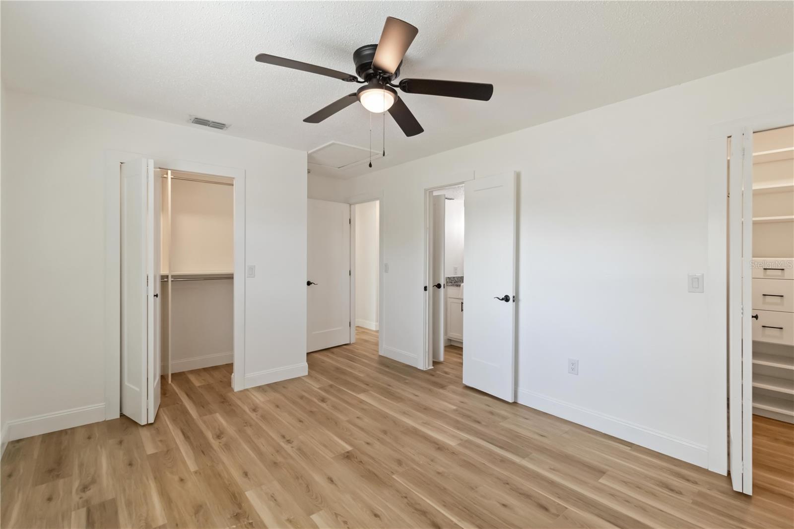 Image 39 of 67 For 2707 17th Avenue W