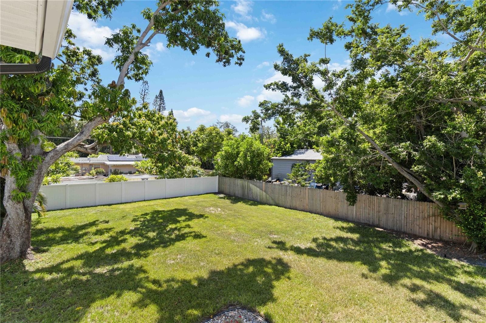 Image 46 of 67 For 2707 17th Avenue W