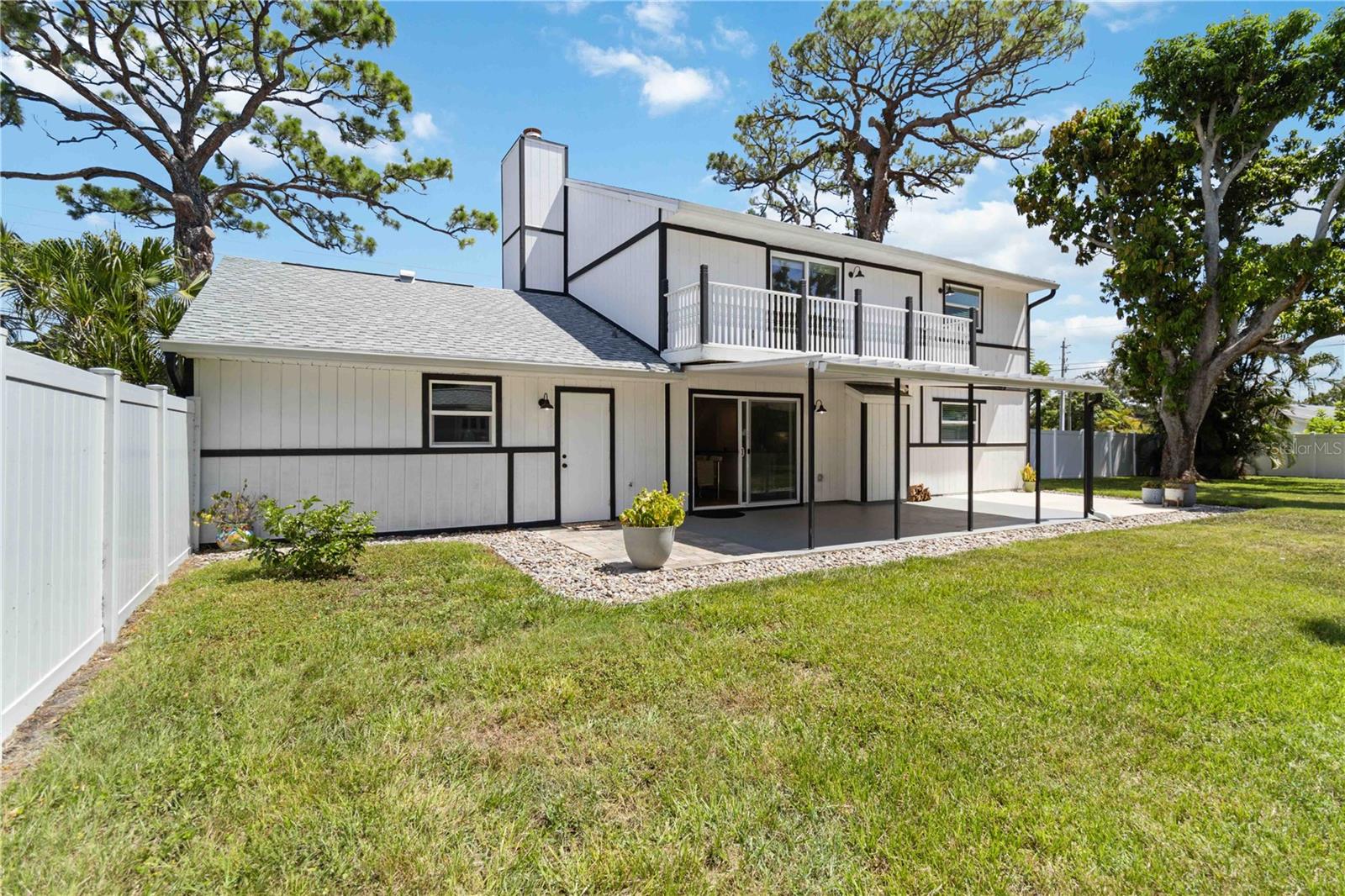 Image 48 of 67 For 2707 17th Avenue W