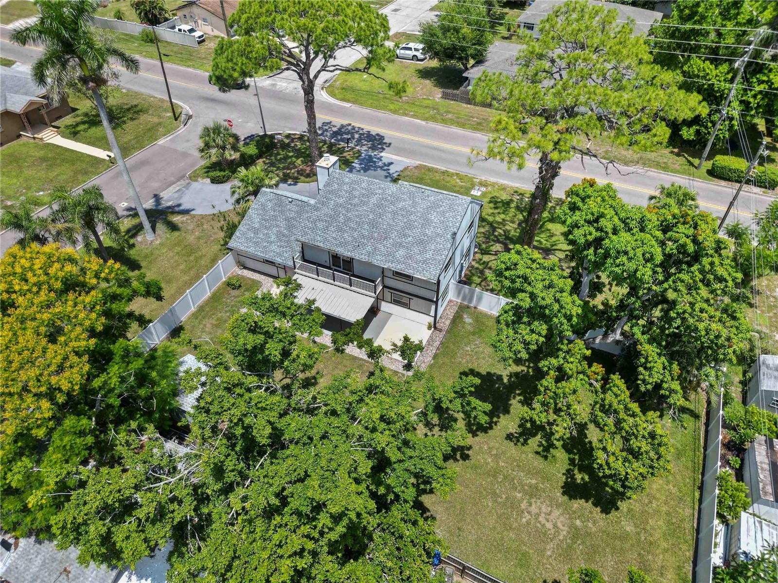 Image 5 of 67 For 2707 17th Avenue W