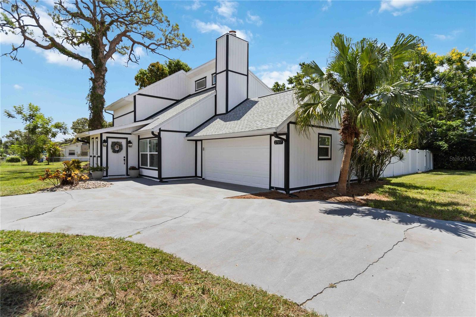Image 7 of 67 For 2707 17th Avenue W