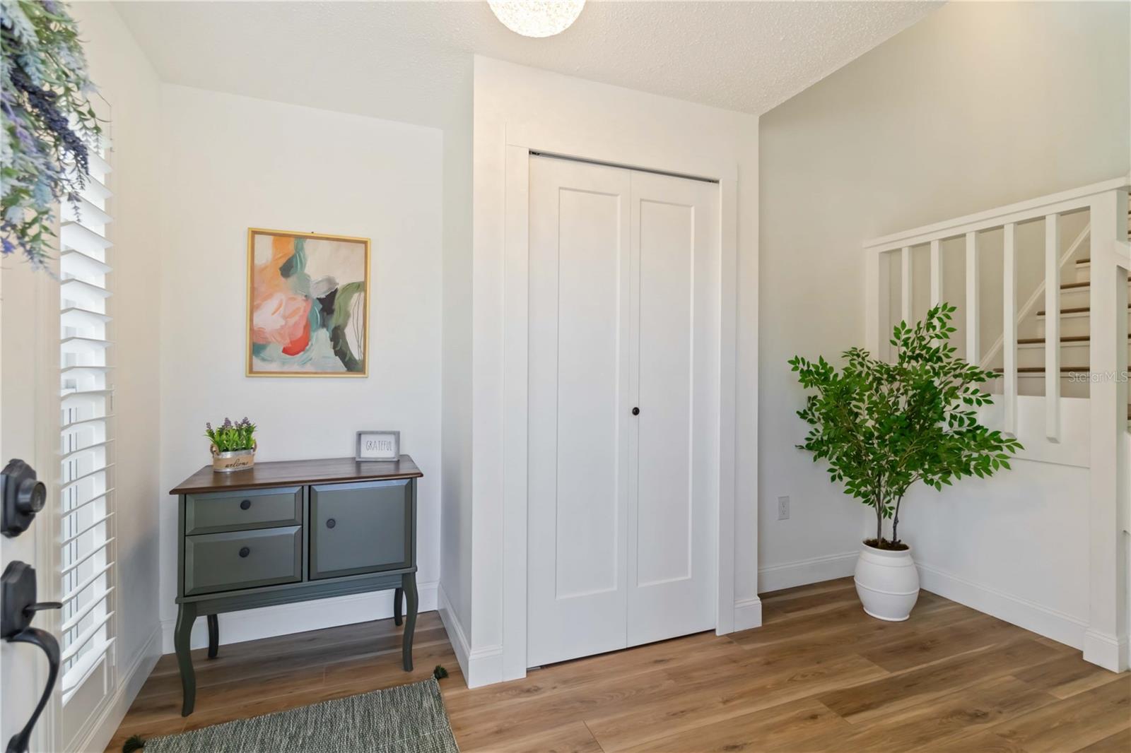 Image 9 of 67 For 2707 17th Avenue W