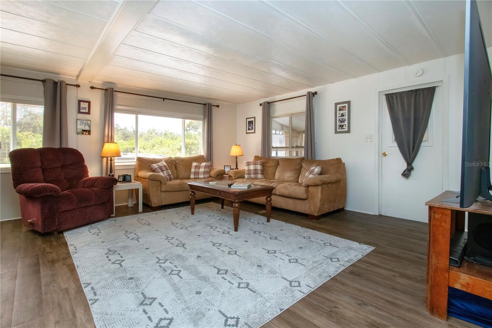 Image 17 of 54 For 420 49th Street E 176