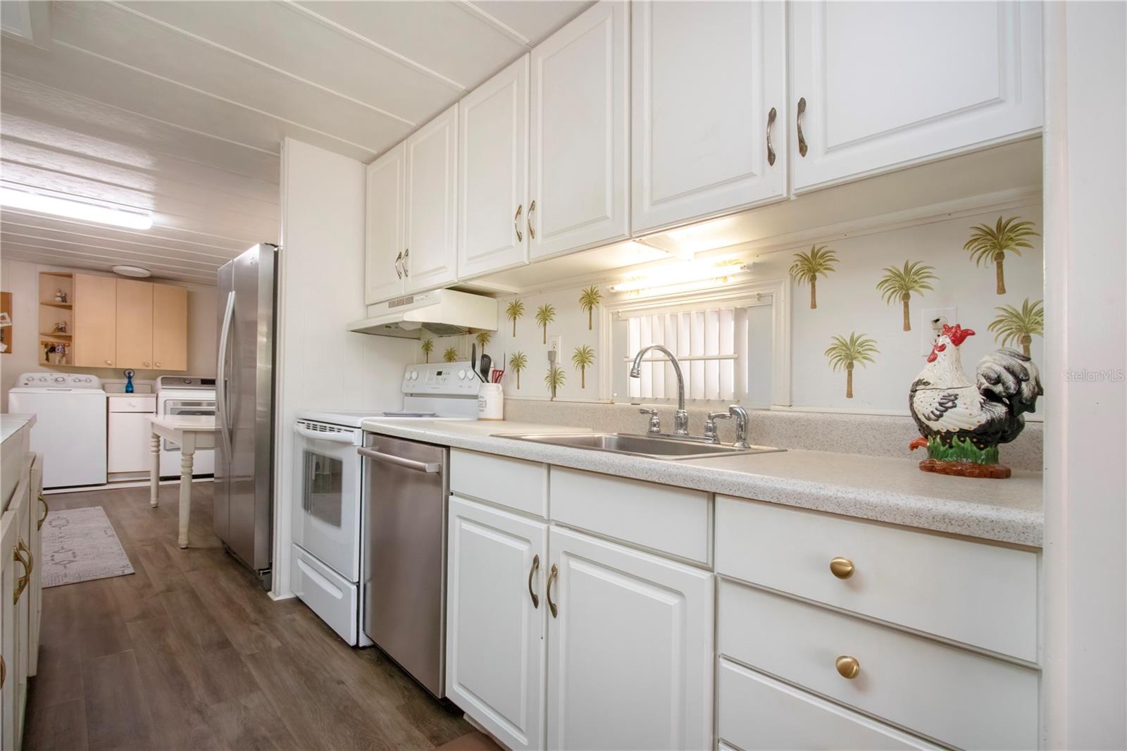 Image 31 of 54 For 420 49th Street E 176