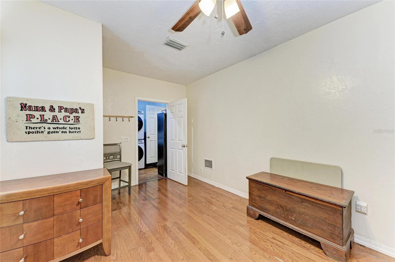 Image 25 of 33 For 1611 15th Avenue W