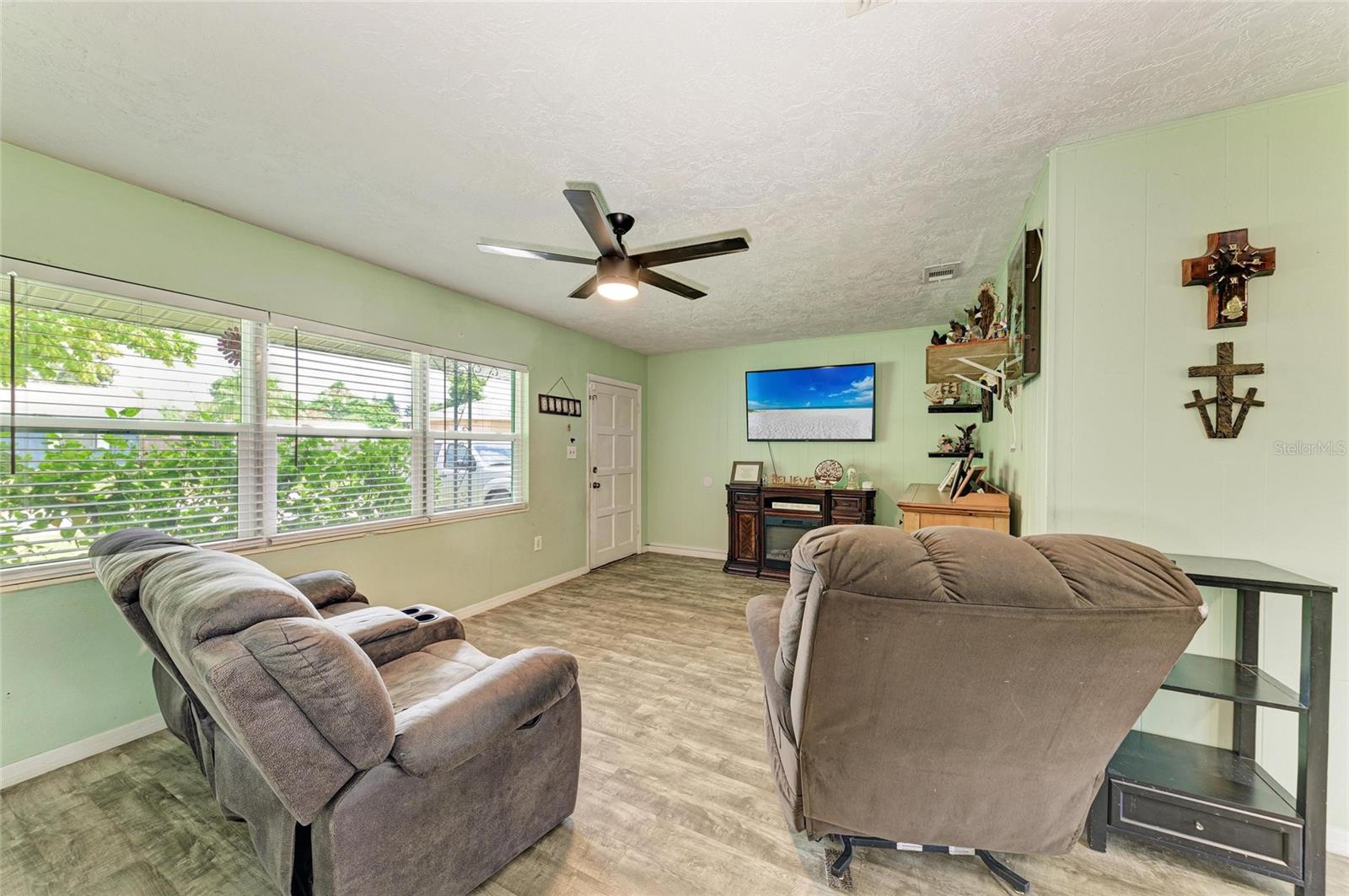 Image 6 of 33 For 1611 15th Avenue W
