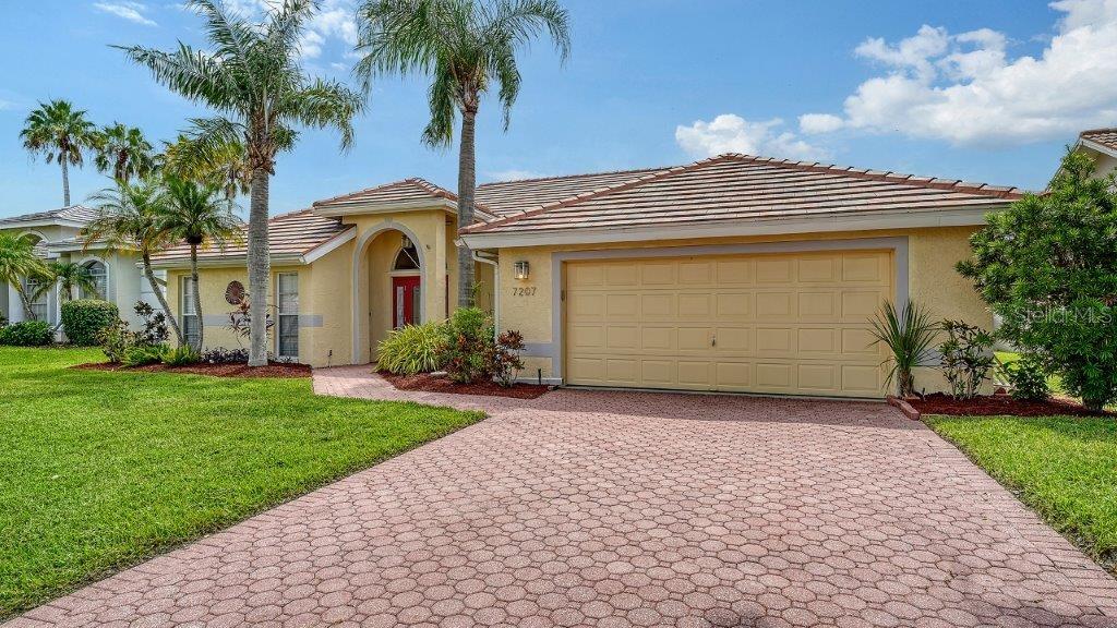 Image 3 of 50 For 7207 38th Court E