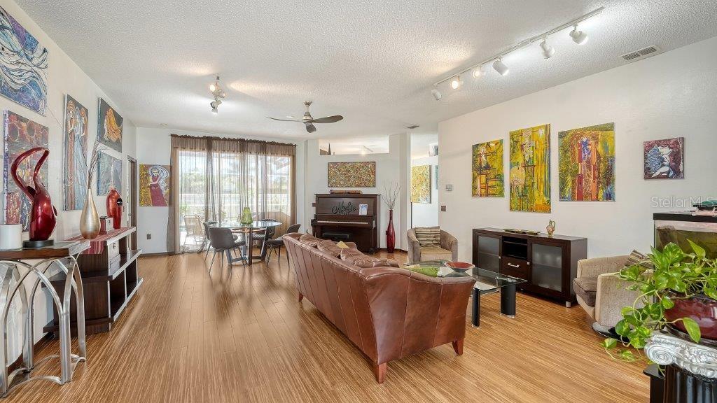 Image 7 of 50 For 7207 38th Court E