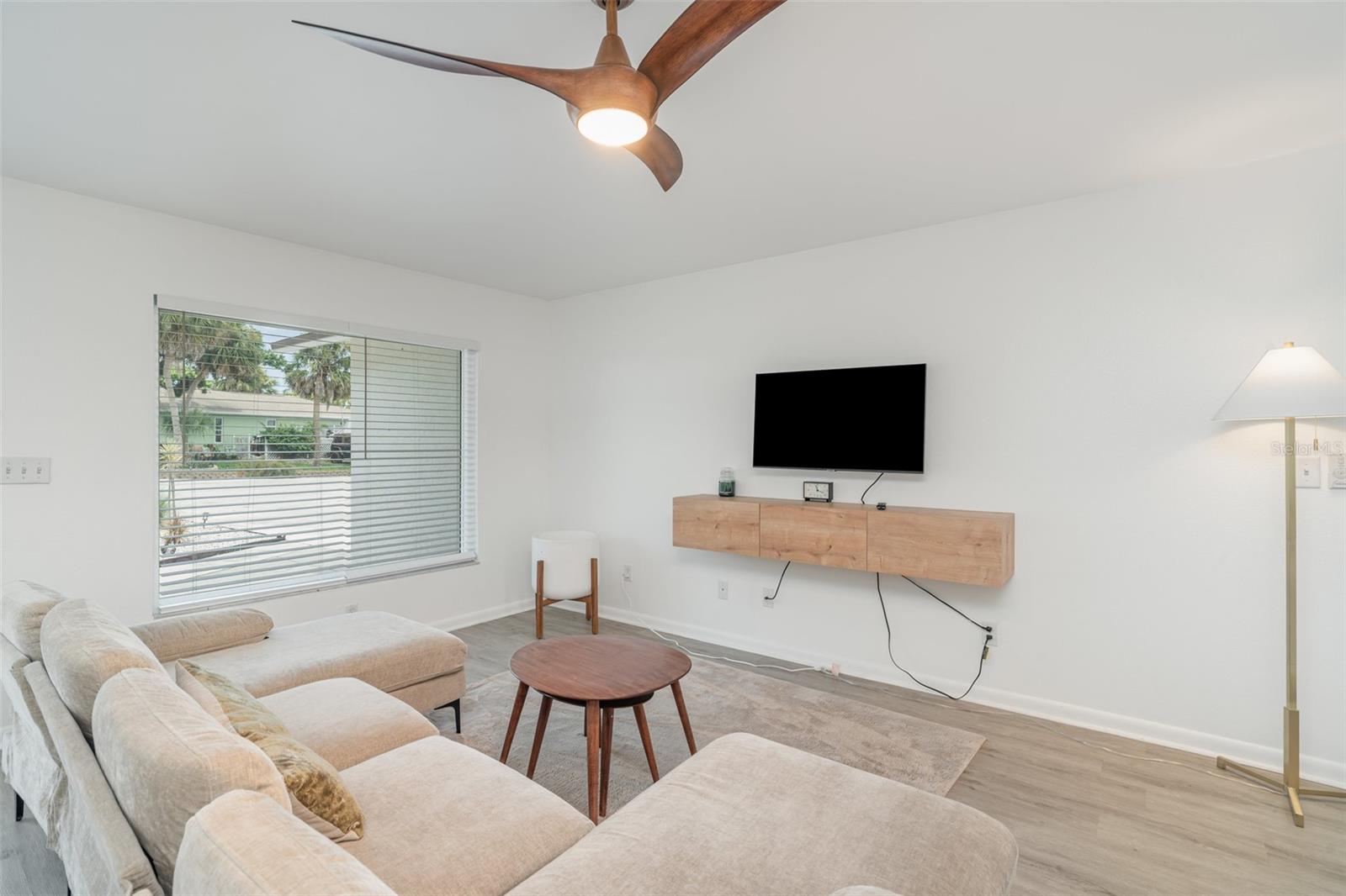 Image 11 of 25 For 503 Casas Bonitas Place