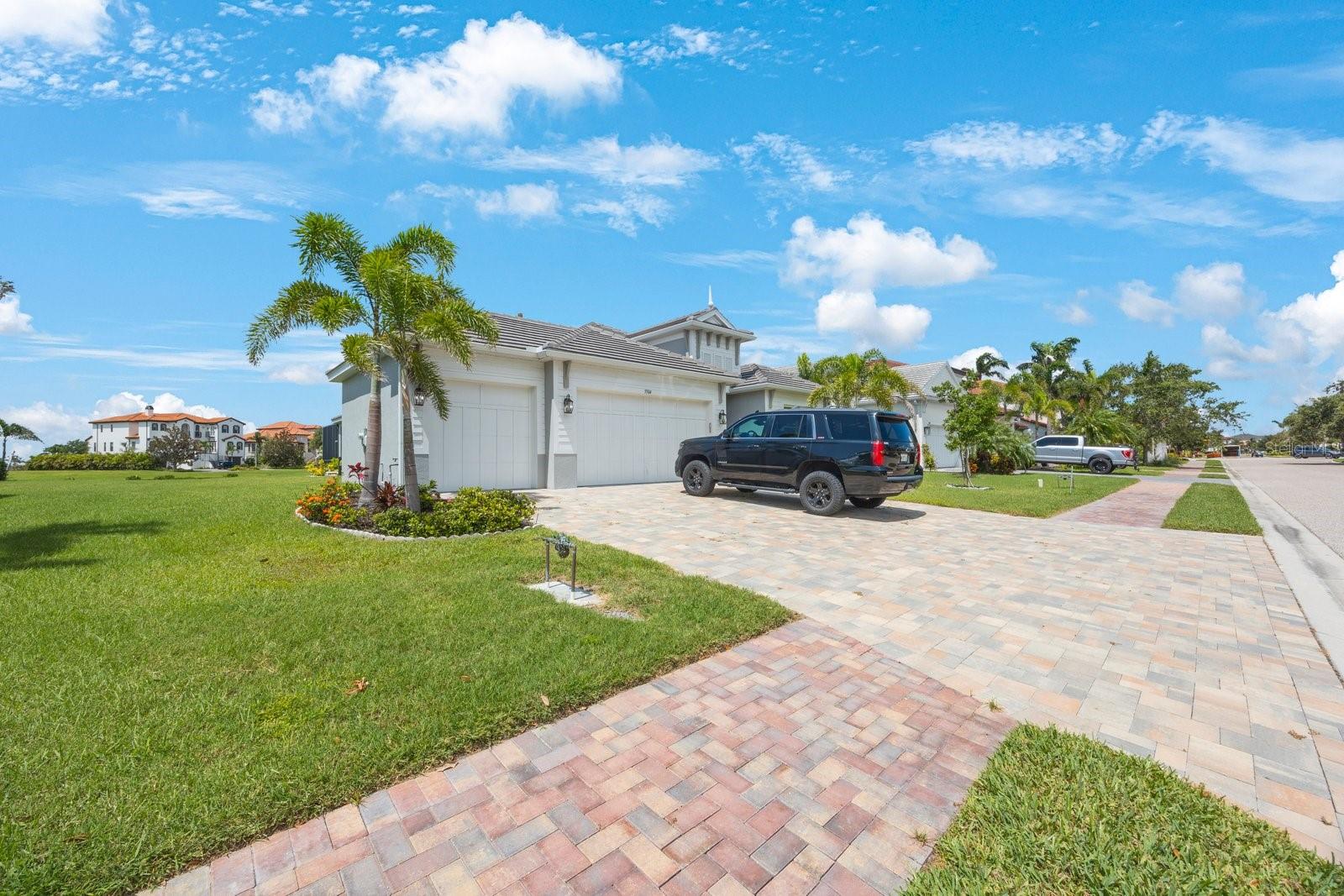 Image 2 of 45 For 5504 Title Row Drive