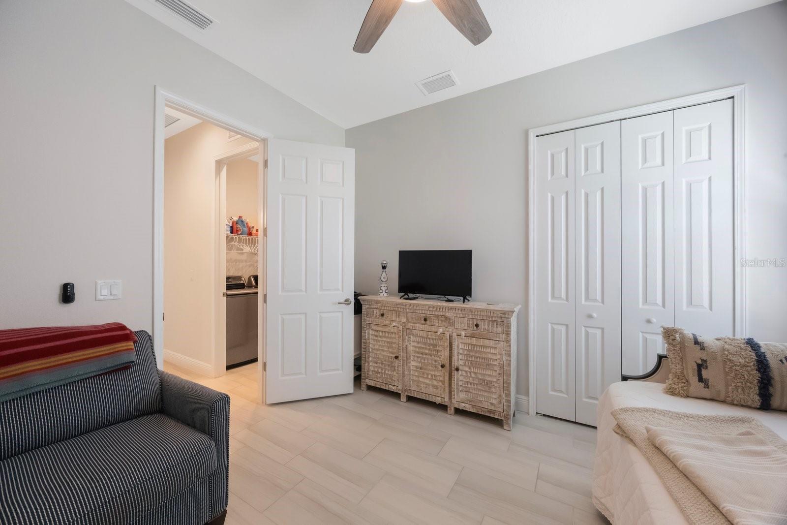 Image 33 of 45 For 5504 Title Row Drive