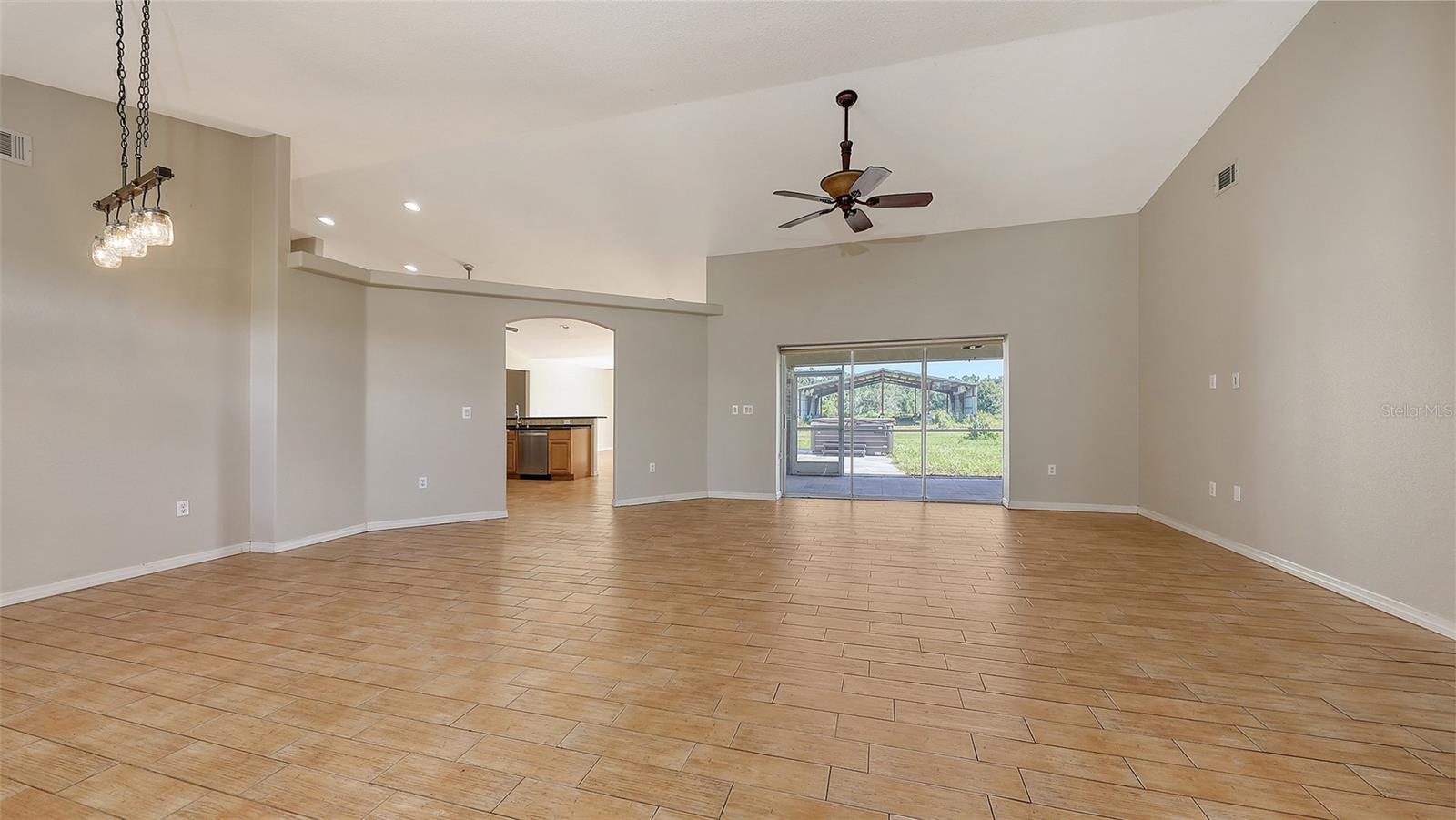 Image 18 of 82 For 39505 Taylor Road