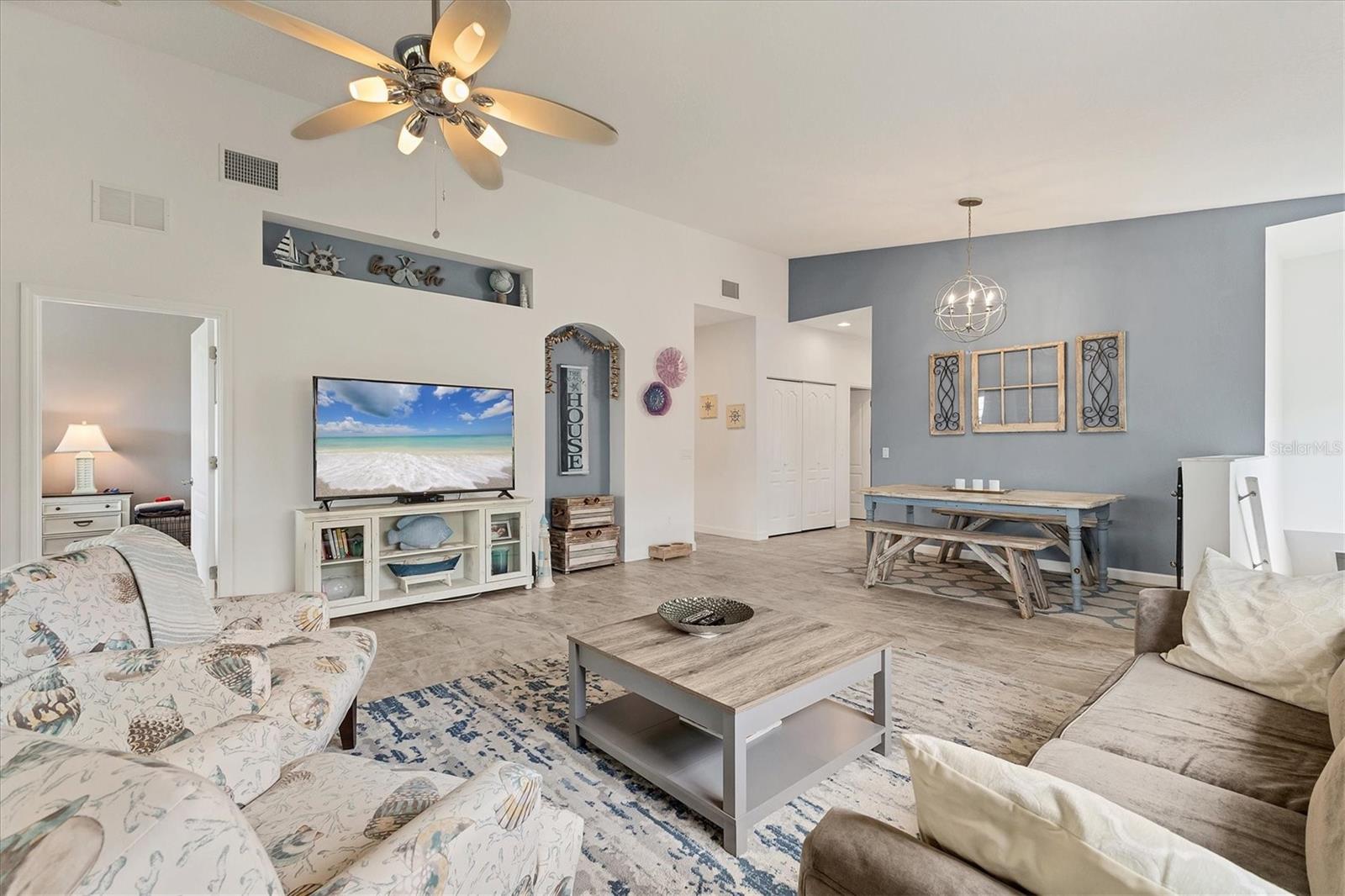 Image 7 of 35 For 6632 7th Avenue Circle W 6632