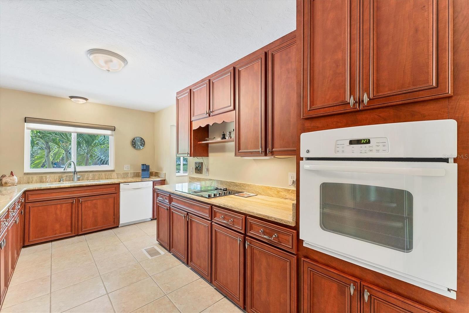 Image 18 of 60 For 5329 Palos Verdes Drive
