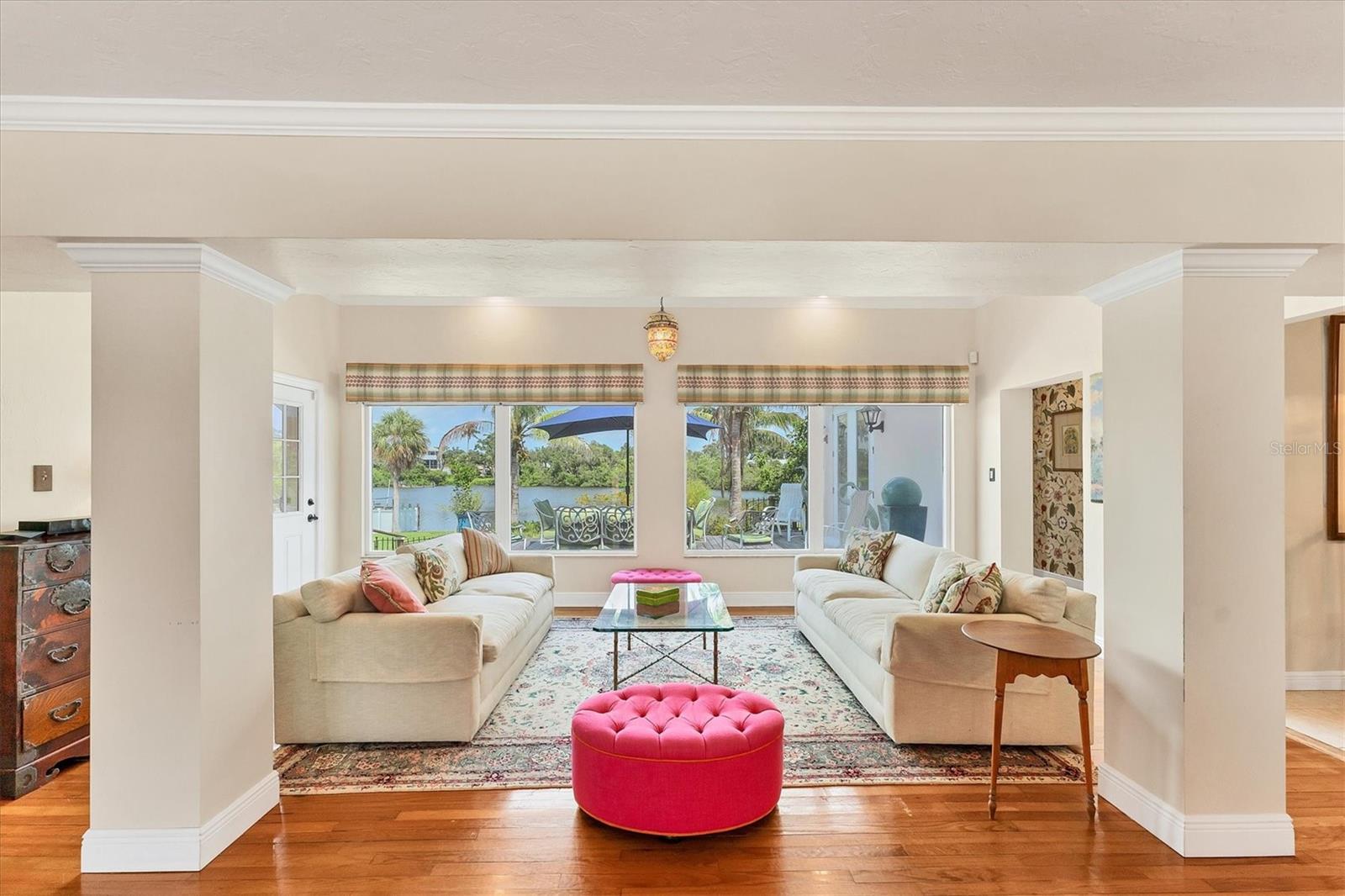 Image 4 of 60 For 5329 Palos Verdes Drive