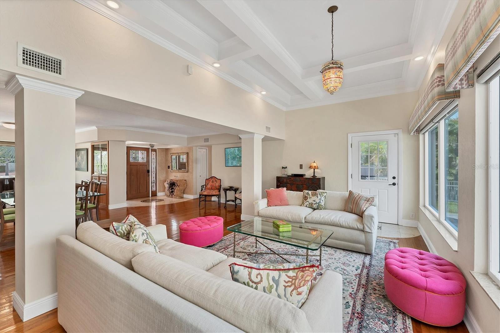 Image 8 of 60 For 5329 Palos Verdes Drive