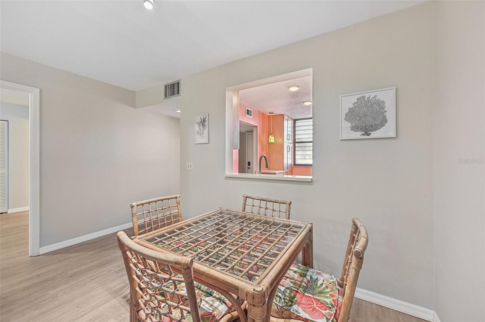 Image 11 of 31 For 378 Springdale Drive 378