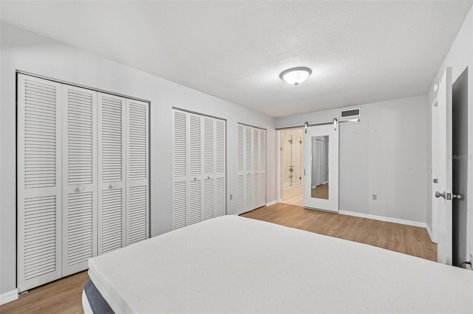 Image 24 of 31 For 378 Springdale Drive 378