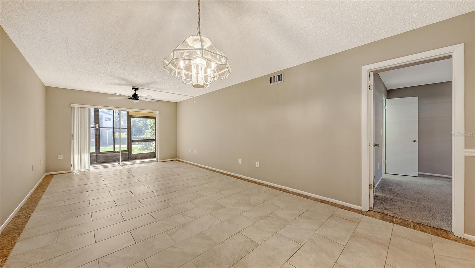 Image 11 of 61 For 2220 Stickney Point Rd  519