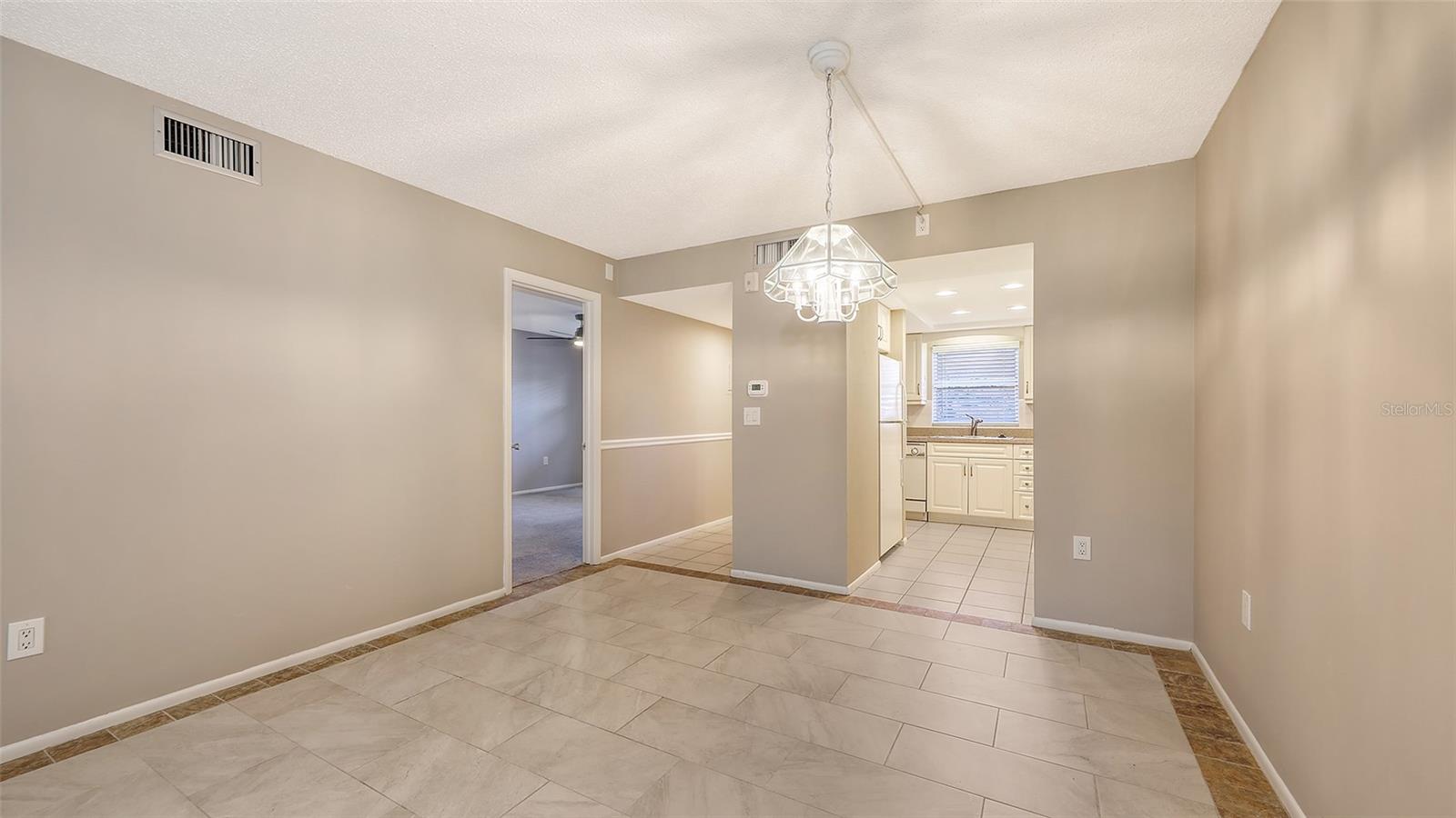 Image 12 of 61 For 2220 Stickney Point Rd  519
